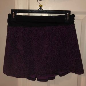 PURPLE AND BLACK LULULEMON SKIRT SIZE 4